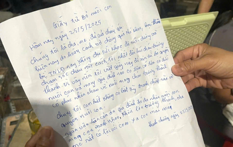 Vợ chồng hiếm muộn “nhặt” được bé gái sơ sinh bị bỏ rơi kèm “giấy từ bỏ nuôi con”