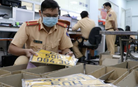 Sau sáp nhập tỉnh thành, người dân có cần đổi đăng ký và biển số xe không?