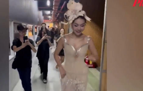Thanh Hằng ‘xách váy chạy show’, làm vedette 2 lần trong 1 đêm
