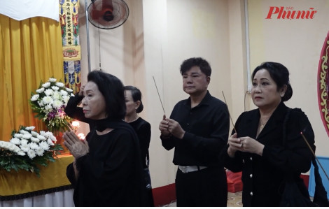 Đau lòng khoảnh khắc NSND Bạch Tuyết tiễn biệt NSND Thanh Hải