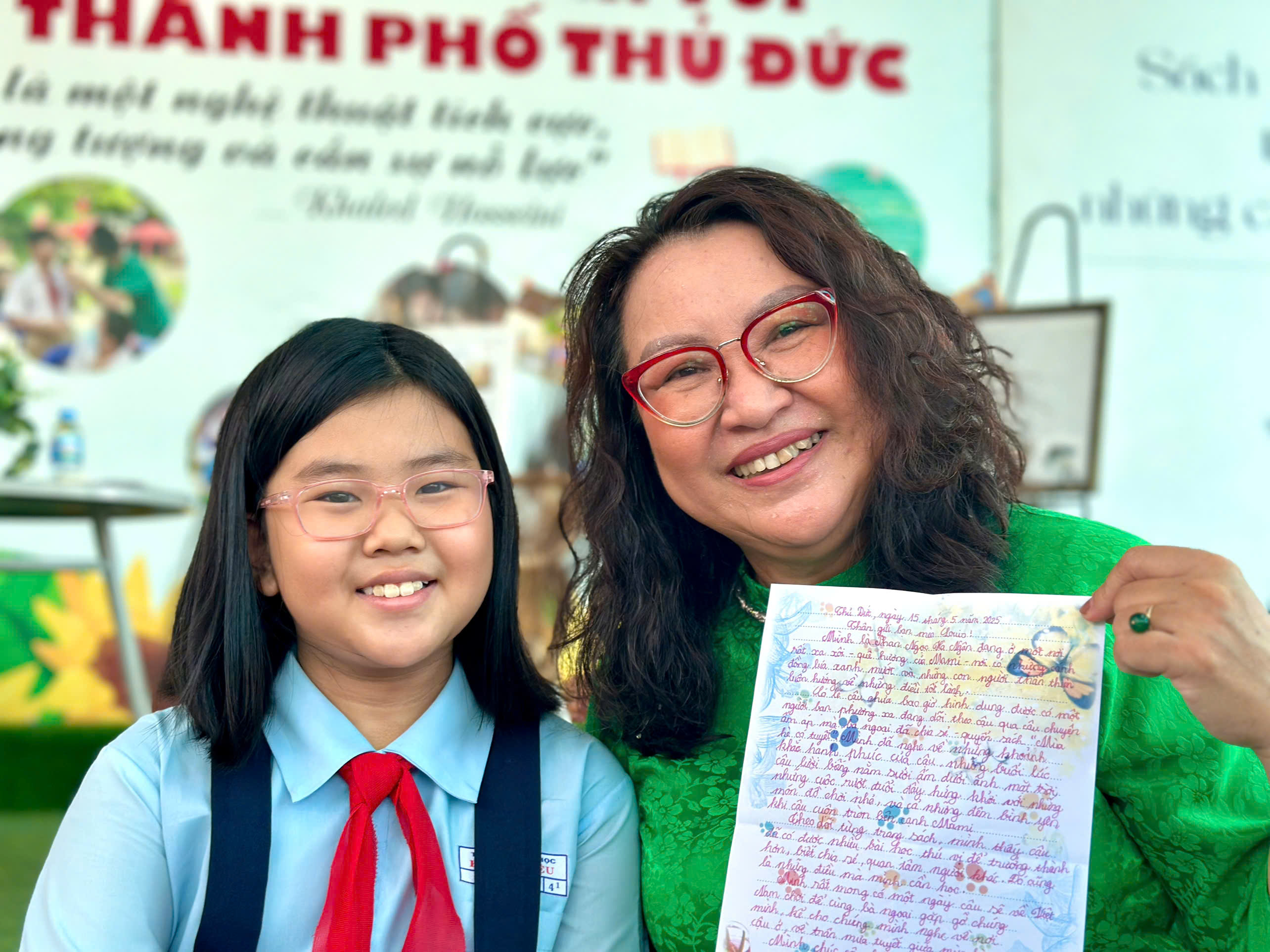 Bé Hà Ngân, học sinh lớp 4 trường TH Hoàng Diệu, TP. Thủ Đức đã gửi  lá thư đến mèo Louis của nhà văn Gia Bảo