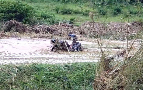 Lũ quét cuốn trôi nhiều tài sản, nhà cửa của người dân