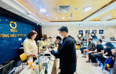 Phá thế độc quyền vàng miếng đi đôi với kiểm soát