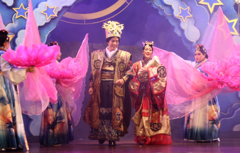 Tác giả Quang Thảo: “Tôi luôn nhìn lén khán giả”