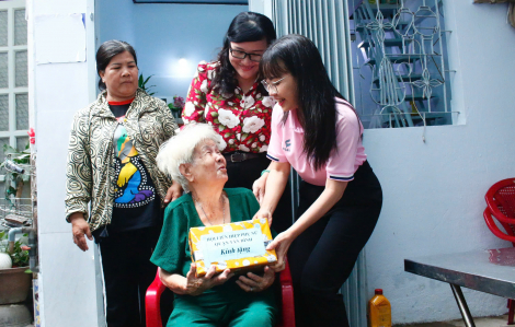 Thêm một mái ấm tình thương mới lại được trao đi