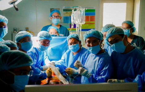 Bộ trưởng Y tế gửi thư khen ê kíp thông tim bào thai cho bệnh nhân người Singapore