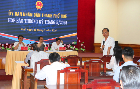 Giám đốc Trung tâm Bảo tồn di tích cố đô Huế nhận trách nhiệm vụ ngai vàng bị bẻ gãy