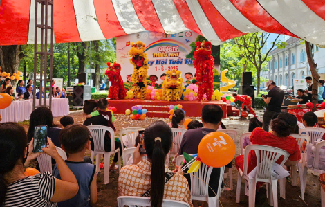 Hàng trăm bệnh nhi tại Bệnh viện Nhi Đồng 2 tưng bừng đón "Ngày hội tuổi thơ"