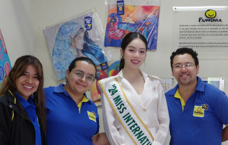 Hoa hậu Thanh Thủy học ngôn ngữ ký hiệu, làm bánh cùng trẻ em khuyết tật tại Guatemala