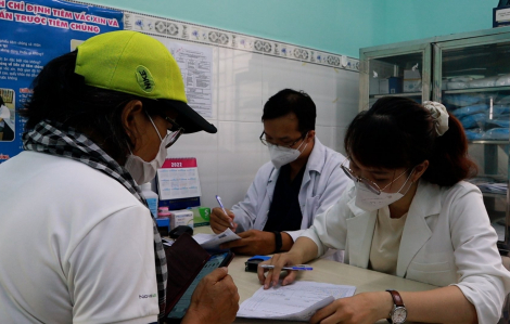 Số ca COVID - 19 tại TPHCM tăng nhanh, 2 người tử vong có bệnh nền