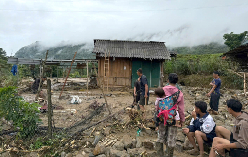 Lũ quét, sạt lở đất tàn phá miền Tây xứ Nghệ