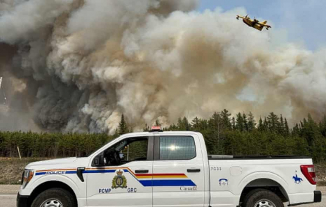 Người dân Canada khốn đốn vì cháy rừng dai dẳng