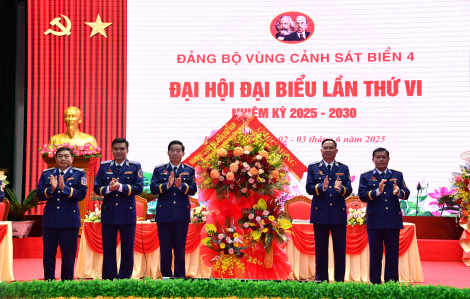 Vùng cảnh sát biển 4: Xử phạt 1.800 vụ vi phạm trên biển, nộp ngân sách 150 tỉ đồng