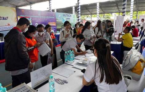 Thu hút sinh viên xuất sắc, doanh nhân giỏi vào khu vực công