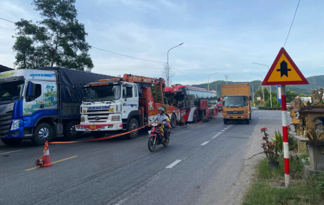 Tai nạn nghiêm trọng trên đường tránh TP Huế, 6 người thương vong