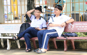 Hơn 76.000 thí sinh TPHCM sinh hoạt quy chế thi lớp Mười