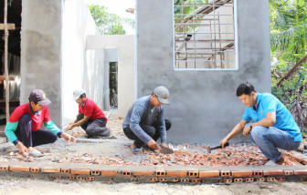Tình người đằng sau những con số