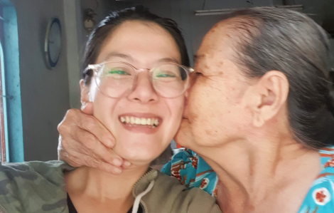 Cái hôn của nội