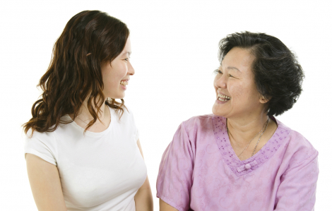 Không cần cố làm con gái của mẹ chồng
