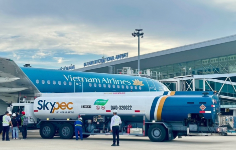 SAF “cất cánh” trên nhiều chuyến bay nội địa: Vietnam Airlines dẫn đầu xu hướng xanh