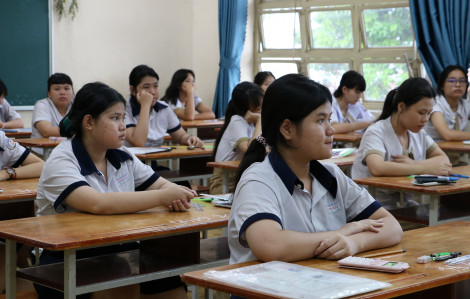 Thí sinh TPHCM bắt đầu thi môn toán kỳ tuyển sinh lớp Mười