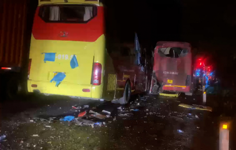 Tai nạn liên hoàn giữa 3 xe khách giường nằm ở Huế, 7 người bị thương