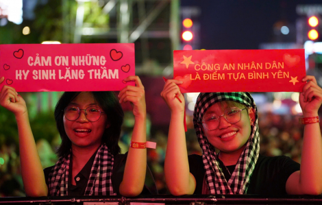 Hàng ngàn khán giả đón "concert quốc gia” tại phố đi bộ Nguyễn Huệ