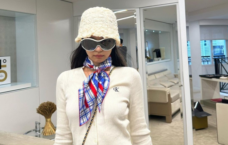 Phối khăn bandana thật phong cách mùa hè