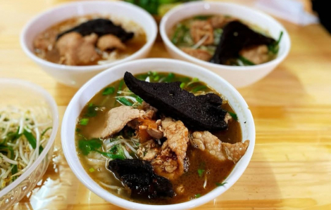 Phở gan cháy, biến tấu lạ miệng khiến thực khách xiêu lòng