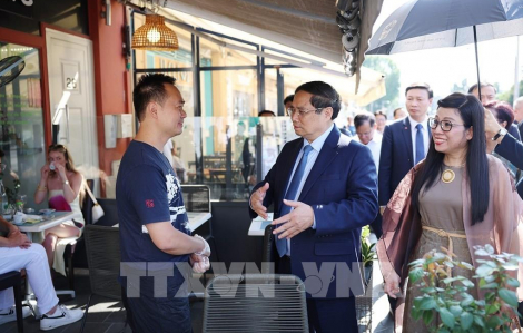 Thăm gia đình người Việt tại Pháp: Thủ tướng mong  mỗi người Việt là cầu nối giữa 2 nước