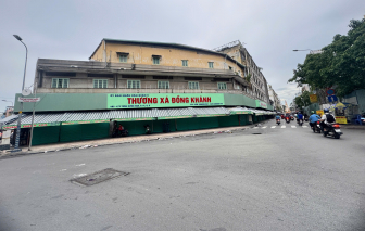 Sạp chợ đóng cửa đồng loạt