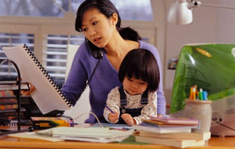 Có nên để "khối nghỉ hè" quậy banh công sở?