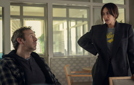 Black Mirror mùa 7:  Thấy gì trong tấm gương đen?