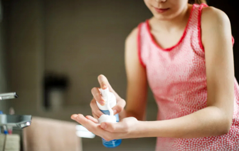 Làm đẹp trên TikTok dành cho giới trẻ: Gây hại và tốn kém