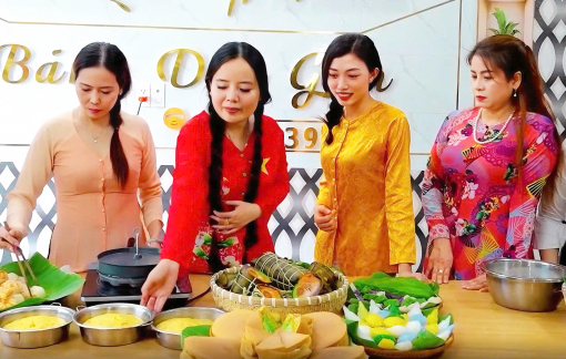 Cô gái có 2 bằng đại học chọn làm người “giữ lửa” bánh quê