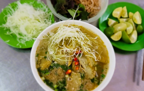Bún cá Thái Lan, món quà sáng độc đáo giữa lòng phố núi Hòa Bình