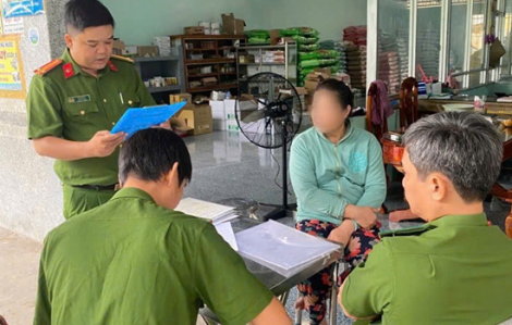 Phát hiện hơn 11 tấn phân bón không rõ nguồn gốc, xuất xứ ở Cà Mau