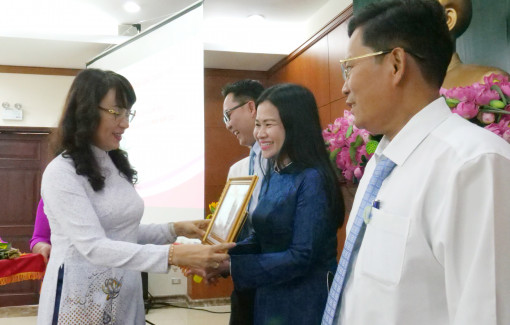 Đảng bộ các cơ quan Đảng TPHCM tuyên dương gương điển hình học Bác