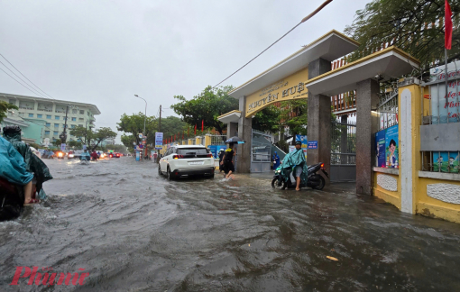 Đà Nẵng khẩn trương chống ngập trước bão số 1