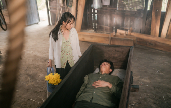Quốc Trường nằm quan tài, sợ hãi khi đóng “Út Lan: Oán linh giữ của”
