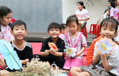 Câu lạc bộ trong trường mở cửa suốt mùa hè