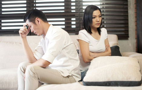 Bạn trai không muốn cắt đứt với người cũ