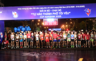 Gần 1.000 nhà báo tranh tài tại giải đi bộ, chạy bộ “Tự hào Thành phố tôi yêu”