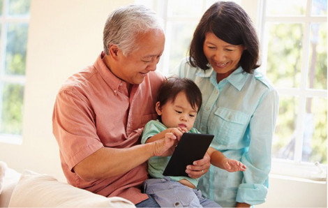 Bà chỉ thèm cháu cho bà ôm một cái