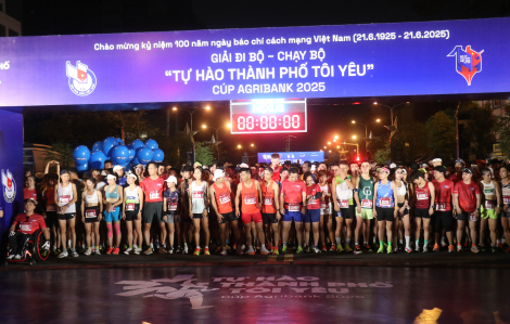 Gần 1.000 nhà báo tranh tài tại giải đi bộ, chạy bộ “Tự hào Thành phố tôi yêu”