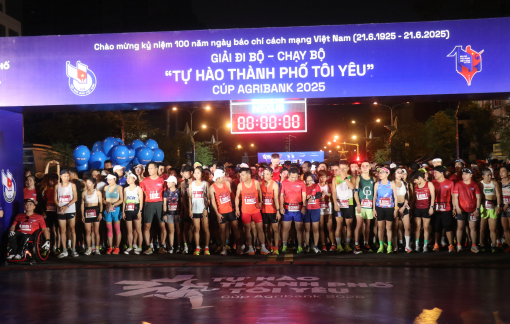 Gần 1.000 nhà báo tranh tài tại giải đi bộ, chạy bộ “Tự hào Thành phố tôi yêu”
