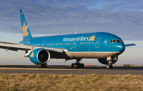 Máy bay của Vietnam Airlines hạ cánh khẩn cấp để cứu hành khách