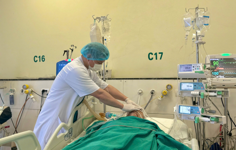 Bỏ qua thủ tục hành chính, các bác sĩ chạy đua cứu sống ca bệnh vô danh