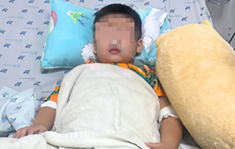 Bé trai 4 tuổi ngã xuống ao cá của gia đình, ngạt nước nặng