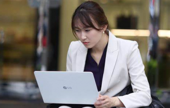 Nhà có con gái làm nghề báo
